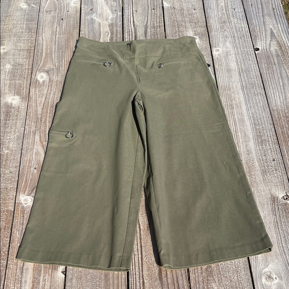 Olive Green Women's Capris - Stretch Comfort